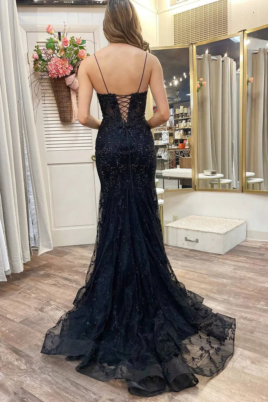 Black Appliques Plunge V Lace-Up Trumpet Prom Gown,BD93172